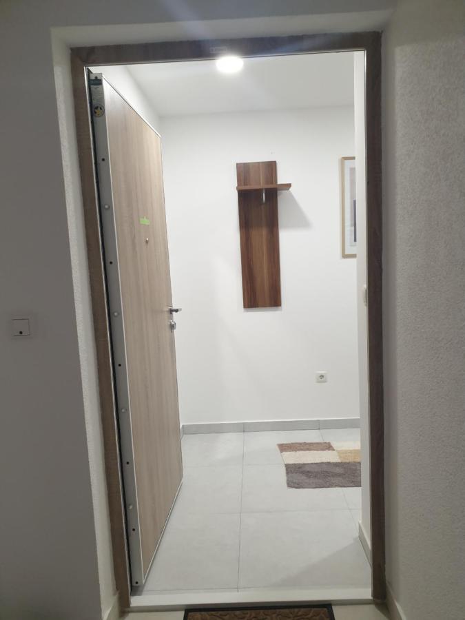 Apartman Viktoria Тузла Экстерьер фото