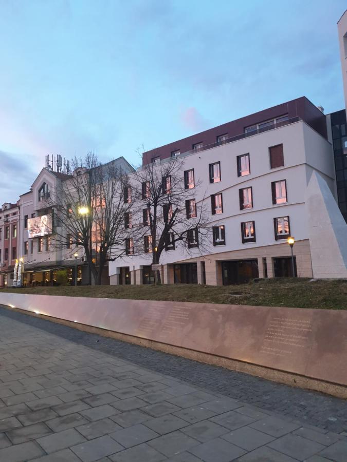 Apartman Viktoria Тузла Экстерьер фото